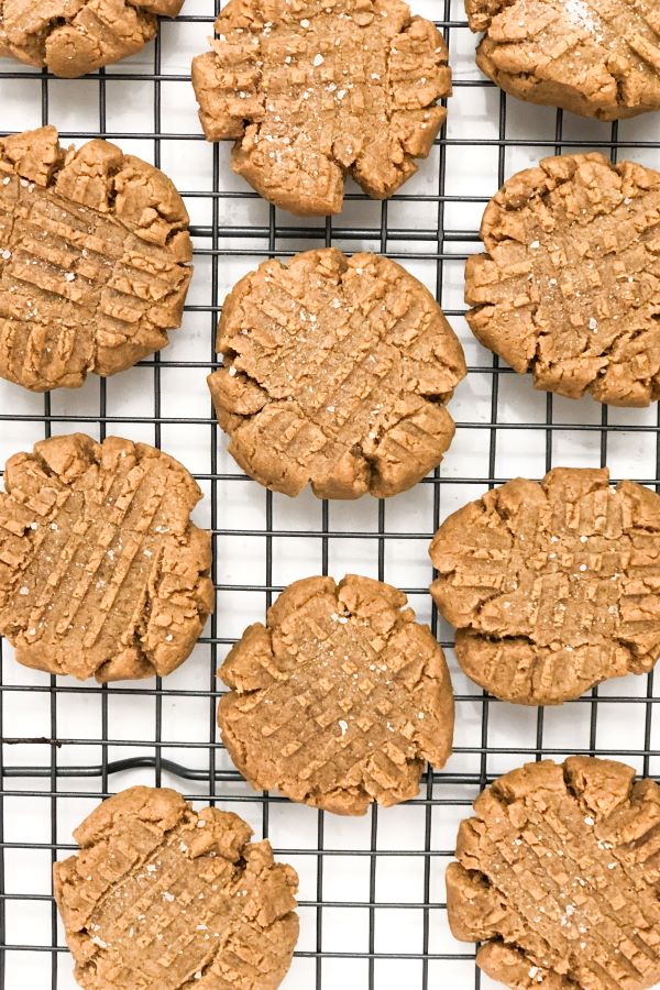 Simple Vegan Peanut Butter Cookies - Sincerely, Denise