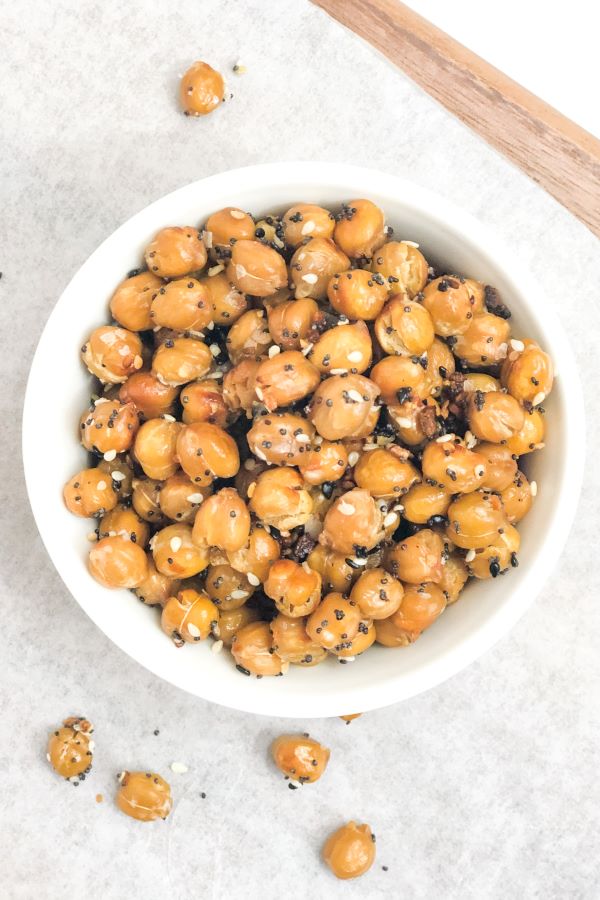everything bagel roasted chickpeas